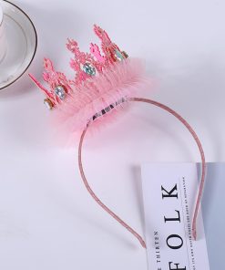 CÀI TÓC MŨ VOAN CHO BÉ TRONG BỮA TIỆC