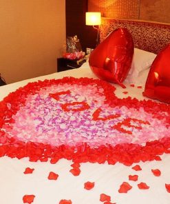 CÁNH HOA HỒNG GIẢ TRANG TRÍ PHÒNG CƯỚI