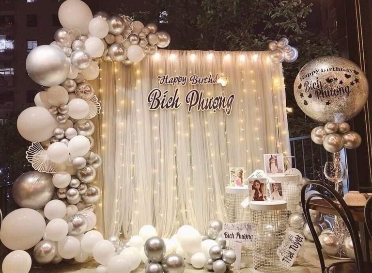 Bàn tiệc sinh nhật đã trang trí